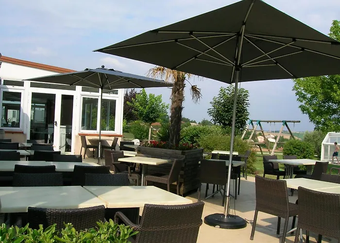 Logis - Du Pastel - 3 Etoiles Et Restaurant 3* Nailloux