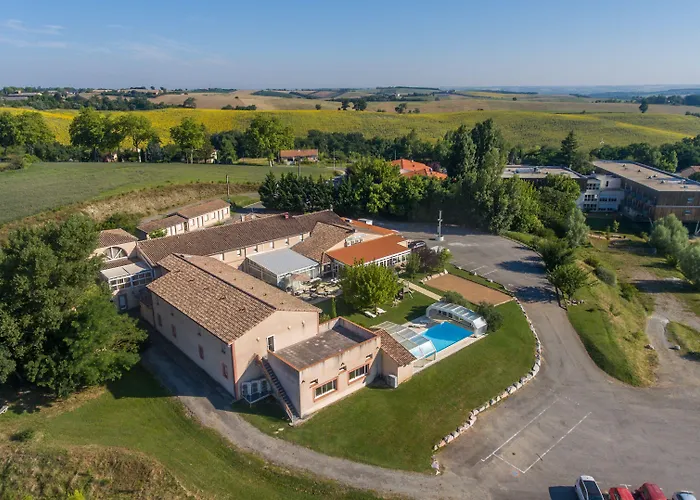 Logis - Du Pastel - 3 Etoiles Et Restaurant 3* Nailloux