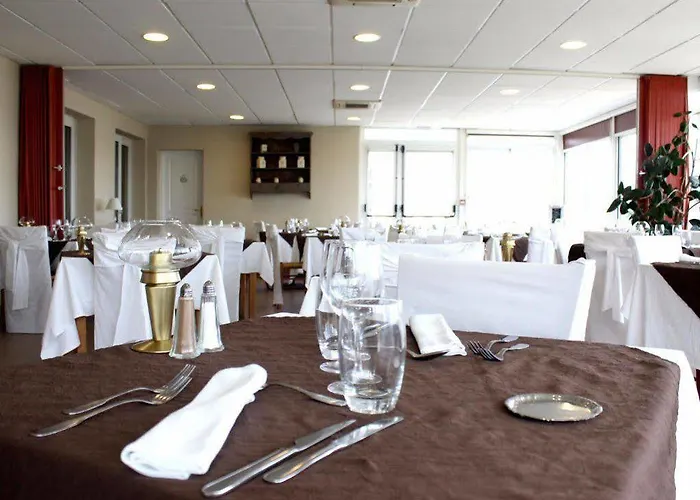 Logis - Du Pastel - 3 Etoiles Et Restaurant Hotel Nailloux