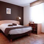 Logis - Du Pastel - 3 Etoiles Et Restaurant 3* Nailloux