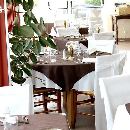 Logis - Du Pastel - 3 Etoiles Et Restaurant 3*