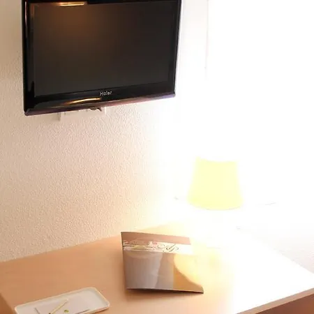 Hotel Logis - Du Pastel - 3 Etoiles Et Restaurant 3*