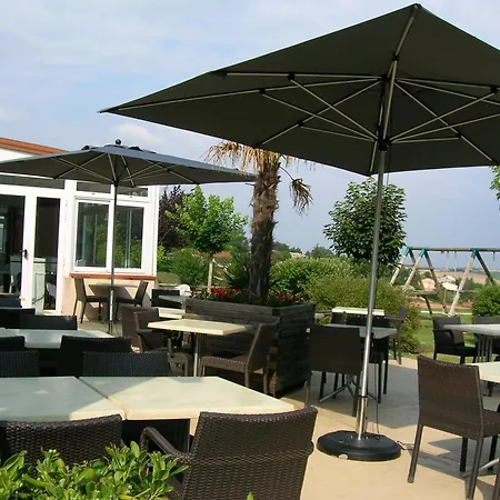 Logis - Du Pastel - 3 étoiles Et Restaurant 3* Nailloux