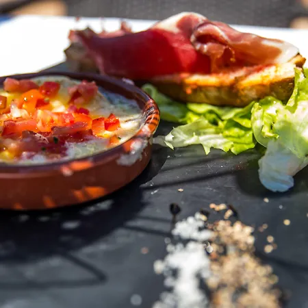 מלון Logis - Du Pastel - 3 Etoiles Et Restaurant 3*