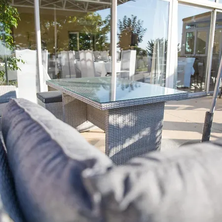 Logis - Du Pastel - 3 Etoiles Et Restaurant מלון Nailloux