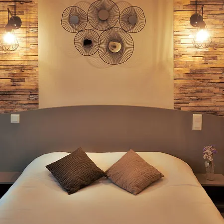 Logis - Du Pastel - 3 Etoiles Et Restaurant