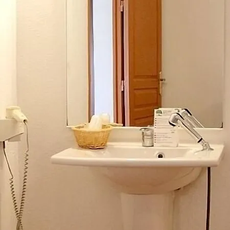 Logis - Du Pastel - 3 Etoiles Et Restaurant Hotell 3*