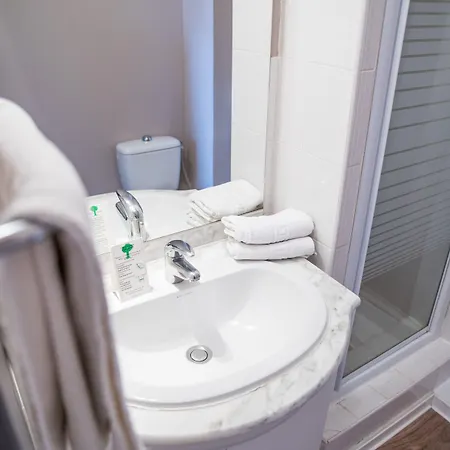 Logis - Du Pastel - 3 Etoiles Et Restaurant