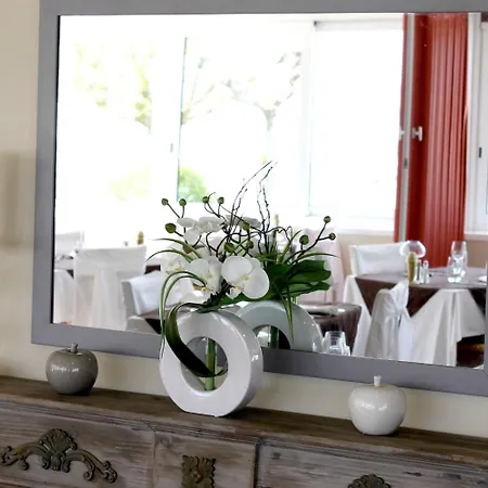 Logis - Du Pastel - 3 Etoiles Et Restaurant 3*