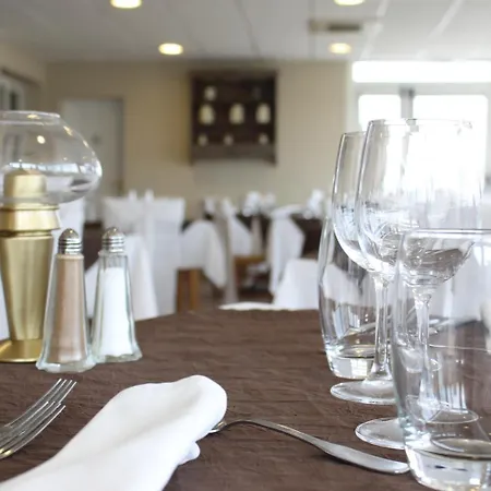 Logis - Du Pastel - 3 Etoiles Et Restaurant מלון 3*