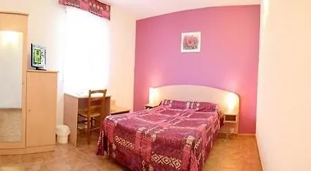 Logis - Du Pastel - 3 Etoiles Et Restaurant 3*